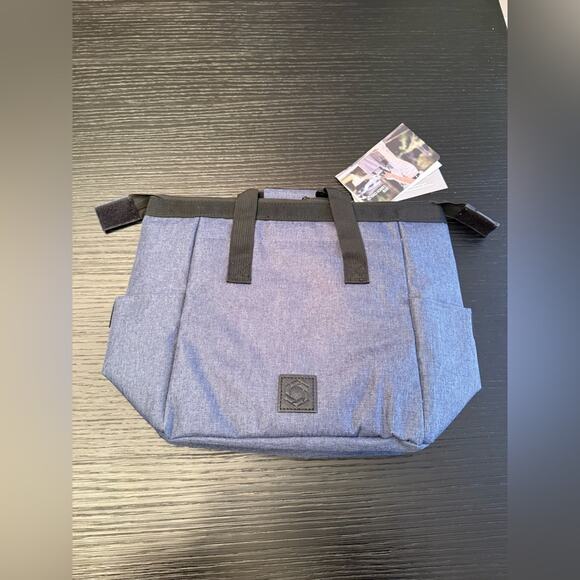 NWT Philadelphia Phillies Picnic Time On the Go Lunch Tote Insulated Cooler Bag - Picture 4 of 9